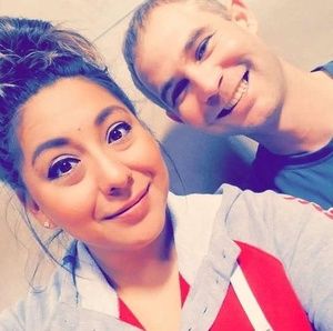 Meet your Posher, Gloria